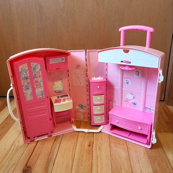 Mattel Toys Vintage Barbie Suitcase House All Original Pieces And Light Up Mirror Poshmark